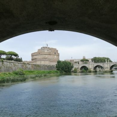 Immagine evento Roma: Biglietto per il tour in barca sul Tevere Hop-on Hop-off